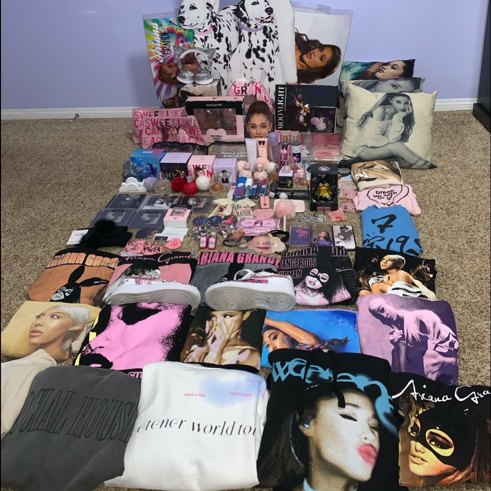 ariana grande merchandise